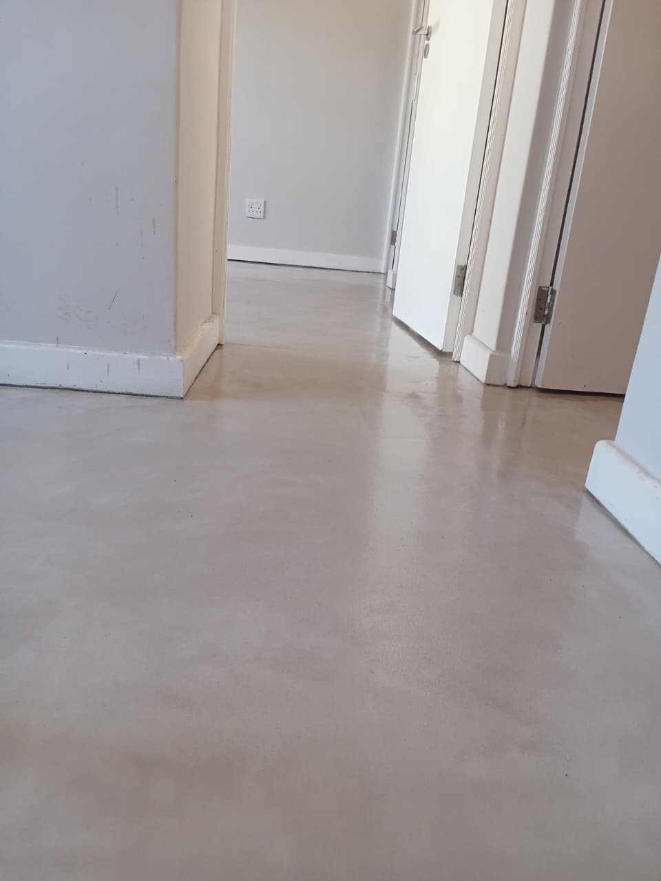 Colour screed hallway